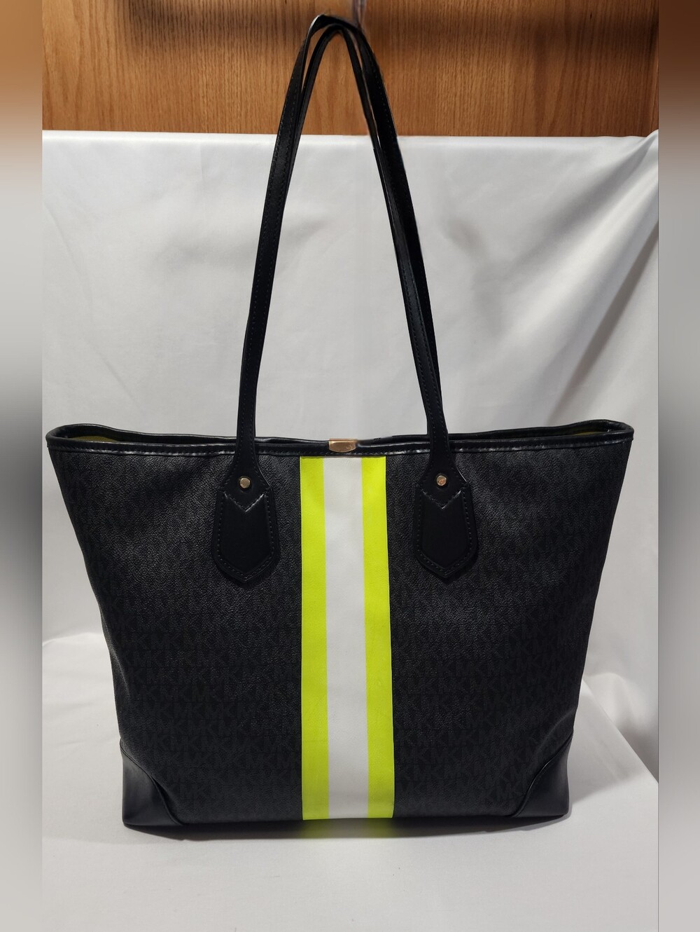 Michael Kors Eva Large Tote  Neon Yellow Stripe - Picture 7 of 16